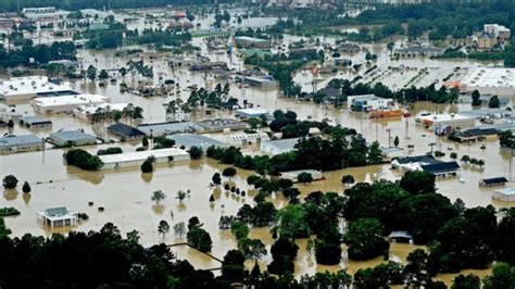 Historic Louisiana Flooding Five Dead And Thousands Rescued Bbc News