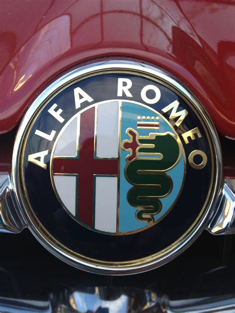 Pin On Alfa Romeo Logos Brochures Catalogs