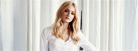 Her break through role was as denise on the netflix original comedy series master of none, but since then has gone on to create several hit shows. Sophie Turner Biography| Age, Height, Net Worth 2020, Joe Jonas, Child