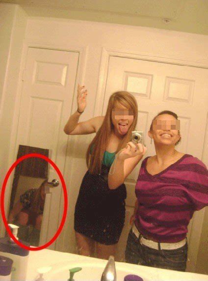 25 People Seriously Failed Taking A Selfie And Definitely Need Some