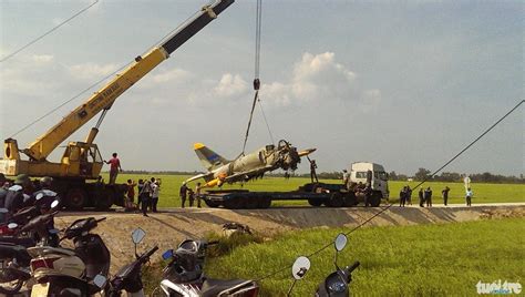 In Photos Crash Scene Of Vietnamese Military Aircraft Tuoi Tre News