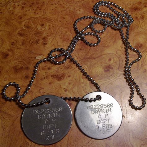 dog-tags-of-the-british-armed-forces