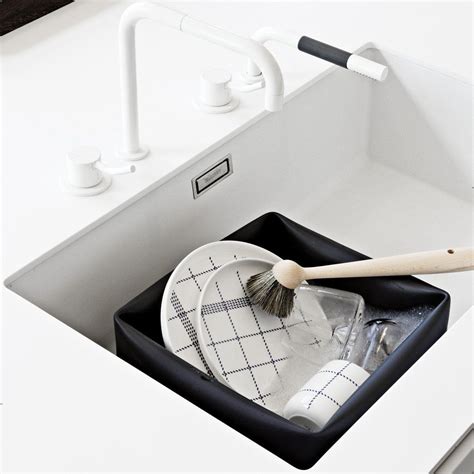 Learn how to describe your daily routines in english, illustrated with pictures and examples. Washing-Up Bowl is an innovative and flexible piece of ...
