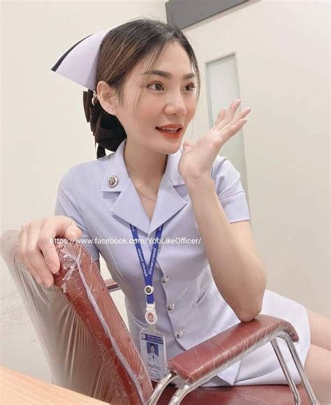 ปักพินโดย Charothai Nantika ใน นางพยาบาลชุดขาว White Nurses สาวมหาลัย พยาบาล