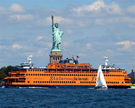 Is there a ferry to see the Statue of Liberty in New York? 2