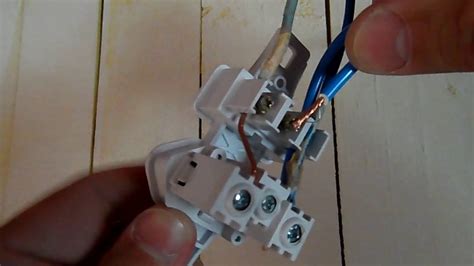 Como Instalar Uma Tomada Com Interruptor Com Dois Fios