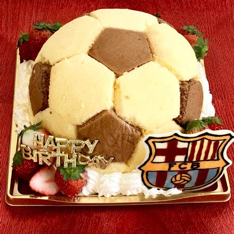 Oct 30, 2017 · サッカーや野球、バレーボールなど。球技に用いられるボールには、すべて公式の規定サイズが存在します。中には男女で大きさが違うことや、小学生、中学生、高校生でそれぞれ使うボールが変わることも。 サッカーボールケーキ/富士子🍒🐰🍓 | SnapDish[スナップ ...