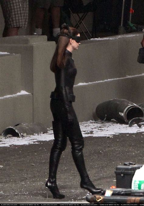 On Set Of The Dark Knight Rises Anne Hathaway Photo 28513939 Fanpop