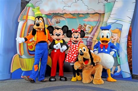 The Best Disney Character Meet And Greets For Each Park