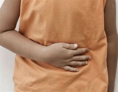 Rash Under Folds Of Stomach Causes Symptoms Pictures And Treatment