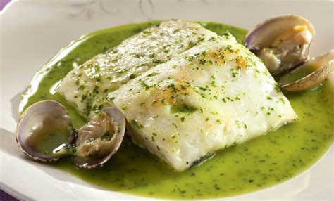 La merluza en salsa verde es una de las recetas más tradicionales de la gastronomía de nuestro país. Merluza en salsa verde fácil y ligera: 100% Libre de culpa: