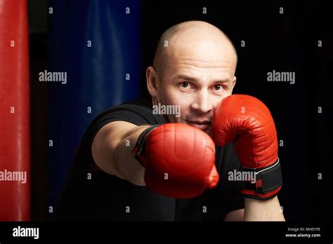 Boxing Punch In The Face Hi Res Stock Photography And Images Alamy