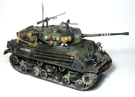 Italeri Sherman M4a3e8 Fury 135 Tank Fury Military Diorama Model