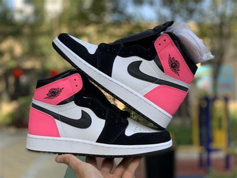 This Air Jordan 1 Valentines Day Features White Across The Panels