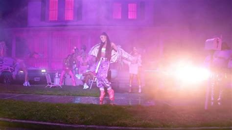 Pink Camo Pants Worn By Ariana Grande In 7 Rings Video Clip Spotern