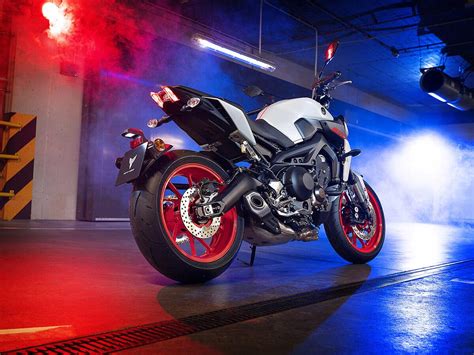 Launching Soon Yamaha Yzf R6 Mt 09 Tmax 560 And Bolt Price Specs And
