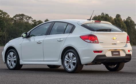 The cruze is chevrolet's entrant in the highly contested compact sedan segment. ANALISANDO - CHEVROLET CRUZE SPORT6 LTZ 2015