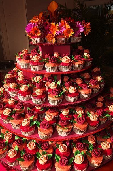 The Original Cupcake Tree Large Round Holds Up To 300 Cupcakes