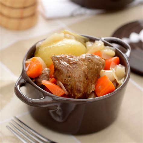 Pot au feu de la viande et des légumes pour faire plaisir à votre famille