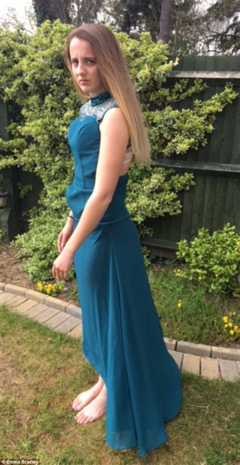 Teenagers Reveal How Their Prom Dresses Turned Into Disasters On