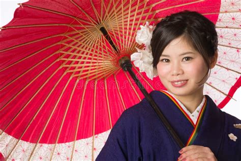 Jong Japans Meisje In Kimono Stock Afbeelding Image Of Vrouw
