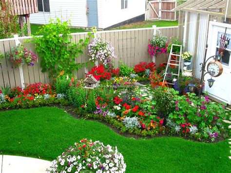 28 diy small backyard ideas that make a big statement. From Tootsie Time. I love the backyard flower garden | Red ...