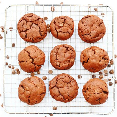 Quest double chocolate chip protein cookies have 11g of fiber to provide your body with a more complete macro profile.no. Double Chocolate Chip Cookies | Searching for Spice