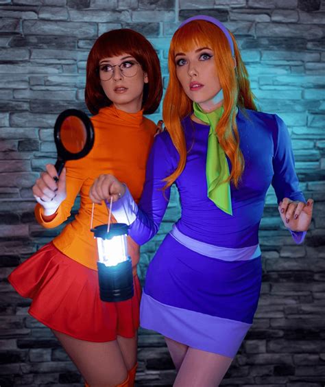 Psbattle Two Women Cosplaying As Daphne And Velma From Scooby Doo Rphotoshopbattles