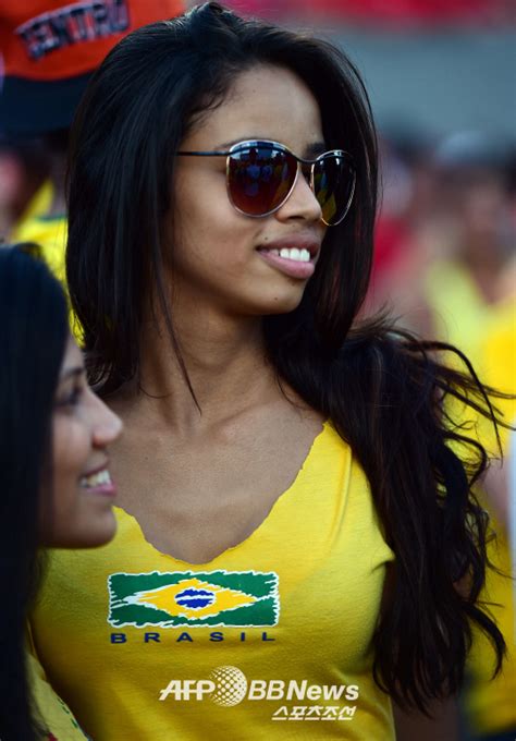 브라질 월드컵 현장의 미녀들 응원도 섹시하게 조선닷컴 스포츠 축구