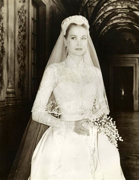 Princess Grace Kelly 1956 With Images Grace Kelly Wedding Dress