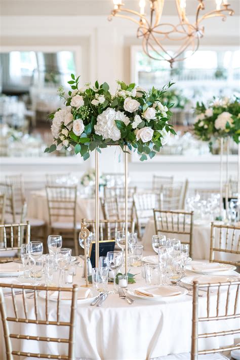 Needless to say, where you decide to get married influences how much a wedding will cost. How much wedding flowers cost? in 2020 (With images ...