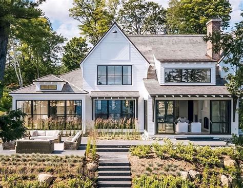32 Awesome Modern Farmhouse Exterior Design Ideas Homixover Com