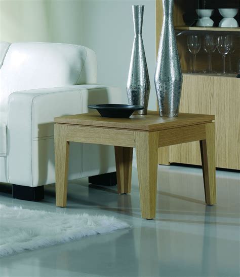 La table basse carrée se présente sous différents modèles, allant du plus simple au plus sophistiqué et prix indisponible. Table basse carrée en chêne - Brin d'Ouest