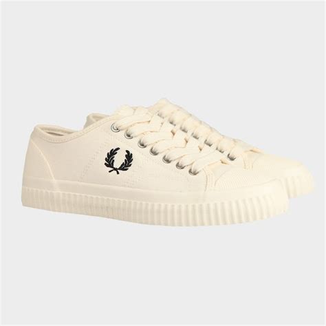 Fred Perry Hughes Low Canvas Trainer Masdings