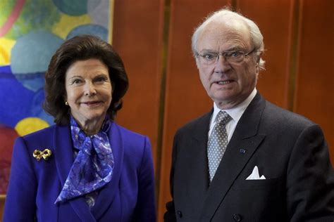 Born 30 april 1946) is king of sweden. Svenska kungen: Vi Bernadottar har barnasinnet kvar ...