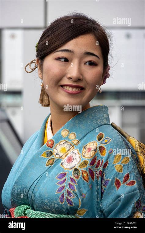 Beautiful Japanese Woman In Kimono Kyoto Japan Stock Photo Alamy