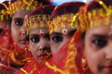 بھارت لڑکیوں کی شادی کی عمر21 سال کرنے کی منظوری Independent Urdu