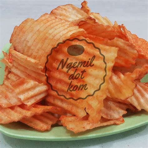 Jual keripik singkong,agen keripik singkong pedas,keripik singkong balado thun adalah sebuah merk baru cemilan sehat untuk semua kalangan, baik tua maupun muda. SINGKONG BALADO TES 500gr / KERIPIK SINGKONG PEDAS TES / CHUBA / KERIPIK SINGKONG BAKAR | Shopee ...