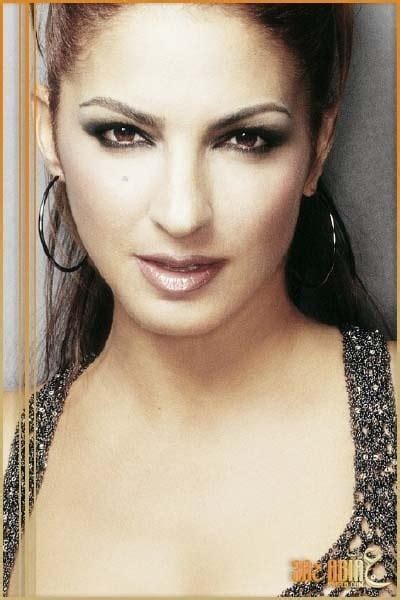 Gloria garments factory has 2 branches, where 2,500 employees are employed. Picture of Gloria Estefan