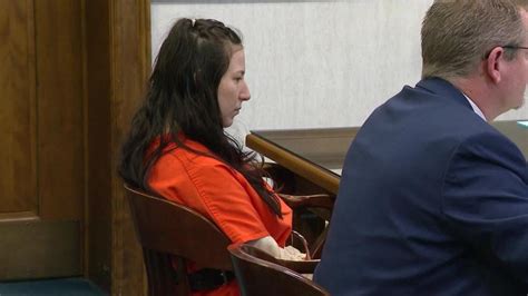 Woman Accused Of Dismembering A Man Attacks Her Attorney In Court