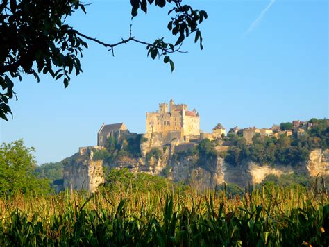 Notre Conseil Pour Visiter Le Château De Beynac Sans Transpirer Un