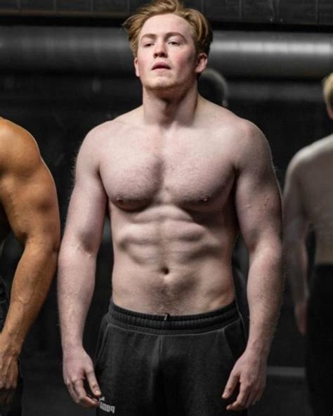 Kit Connor Posts Shirtless Gym Pics Goes Full Muscle Bro