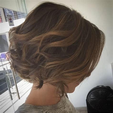 38 Super Cute Ways To Curl Your Bob Popular Haircuts For Women 2021
