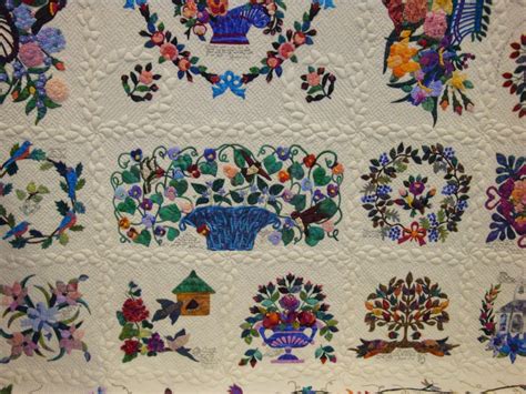 Log cabin cocktail lounge, grand rapids. FABRIC THERAPY: 2014 AQS Grand Rapids Quilt Show - Part ...
