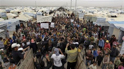 australia receives first five syrian refugees bbc news