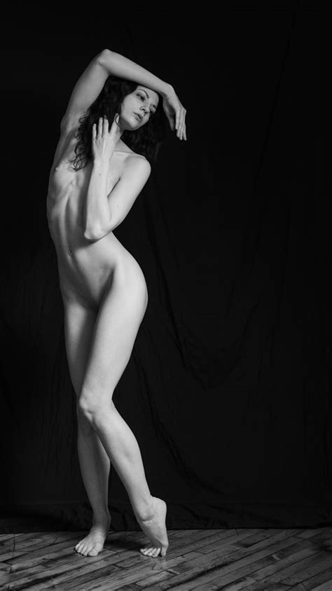 Leaning Artistic Nude Artwork By Photographer Gsphotoguy At Model Society
