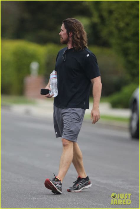 christian bale keeps up his fitness regimen before jungle book filming photo 3325331
