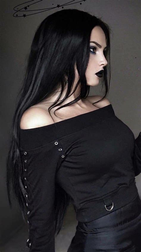 Pin By Luis Mario On Martina Noctis Gothic Hairstyles Goth Beauty Gothic Fashion Women