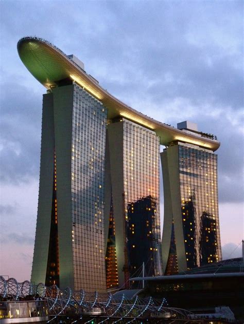 Amazing Three Tier Building In Singapore Architecture Skyscraper