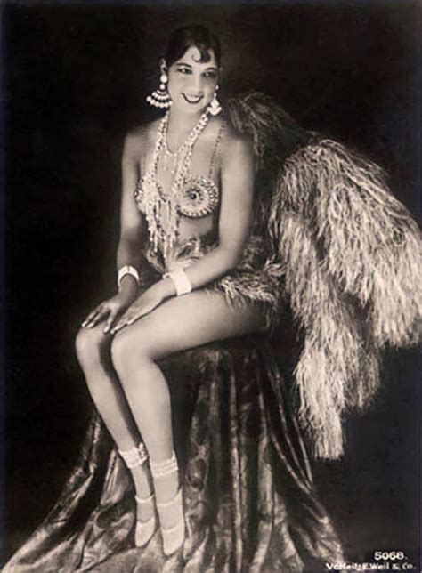 Josephine Baker Black Pearl Nude Semi Nude Burlesque Singer Exotic Dancer Vintage Photograph
